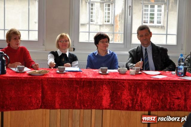 Zdjęcie w galerii na portalu naszraciborz.pl: Rywalizowali w najtrudniejszej ze sztuk wiadomości z regionu