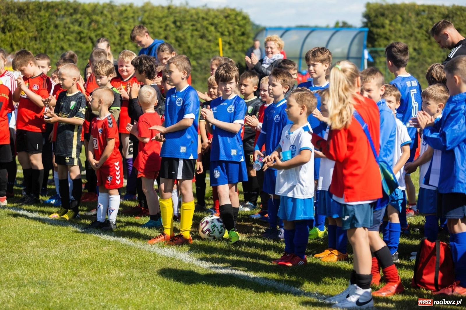 Zdjęcie w galerii na portalu naszraciborz.pl: Najmłodsi walczyli o każdą piłkę. II Turniej Małych Bajtlów w Markowicach [FOTO] wiadomości z regionu