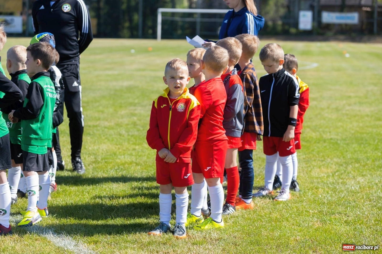 Zdjęcie w galerii na portalu naszraciborz.pl: Najmłodsi walczyli o każdą piłkę. II Turniej Małych Bajtlów w Markowicach [FOTO] wiadomości z regionu