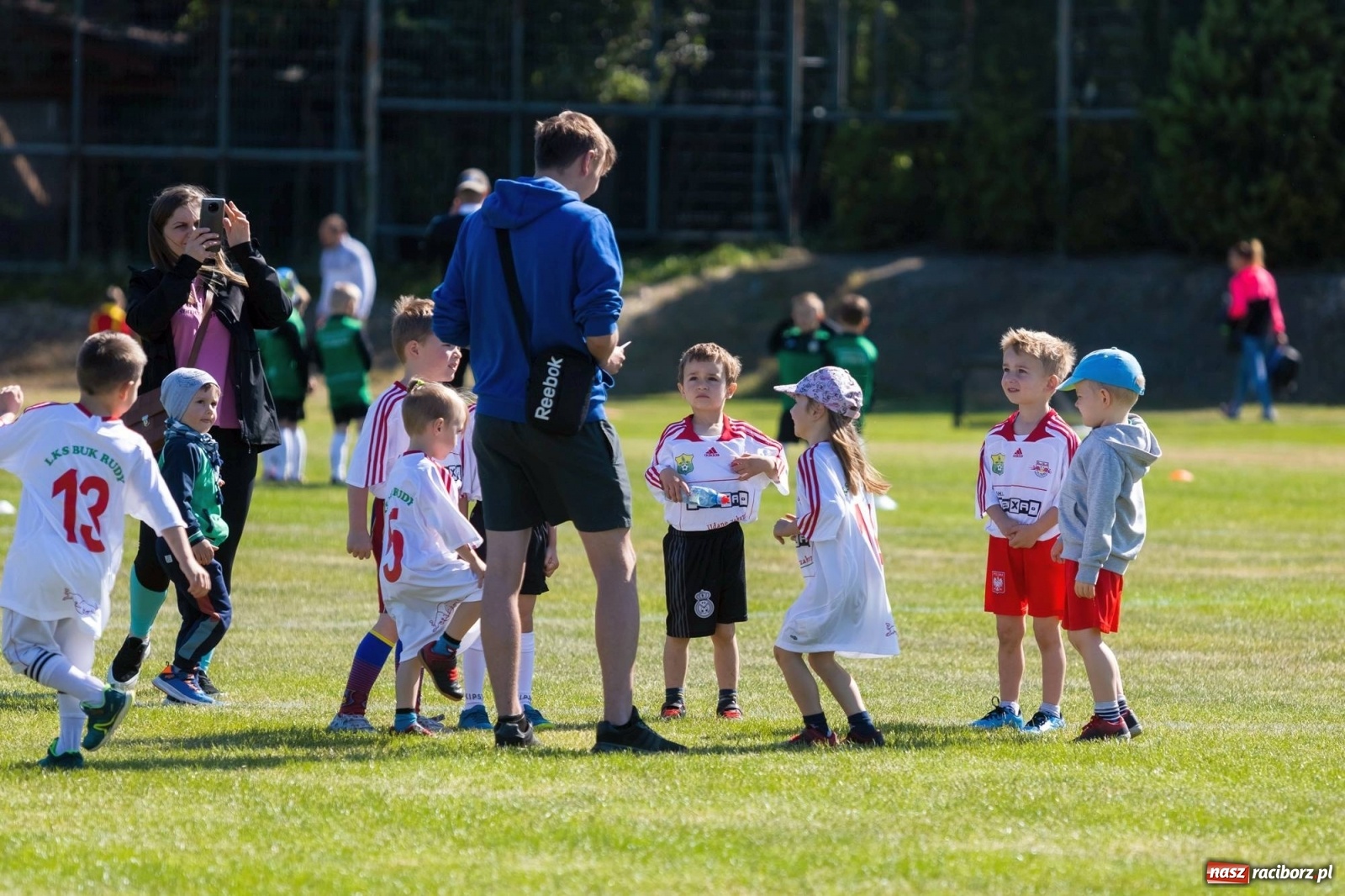 Zdjęcie w galerii na portalu naszraciborz.pl: Najmłodsi walczyli o każdą piłkę. II Turniej Małych Bajtlów w Markowicach [FOTO] wiadomości z regionu