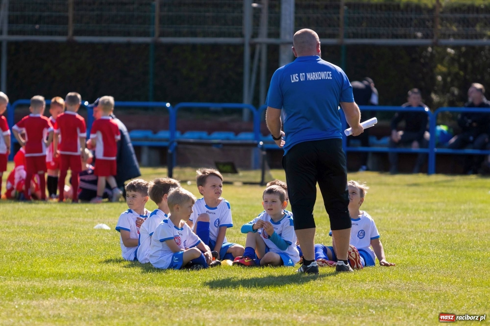 Zdjęcie w galerii na portalu naszraciborz.pl: Najmłodsi walczyli o każdą piłkę. II Turniej Małych Bajtlów w Markowicach [FOTO] wiadomości z regionu