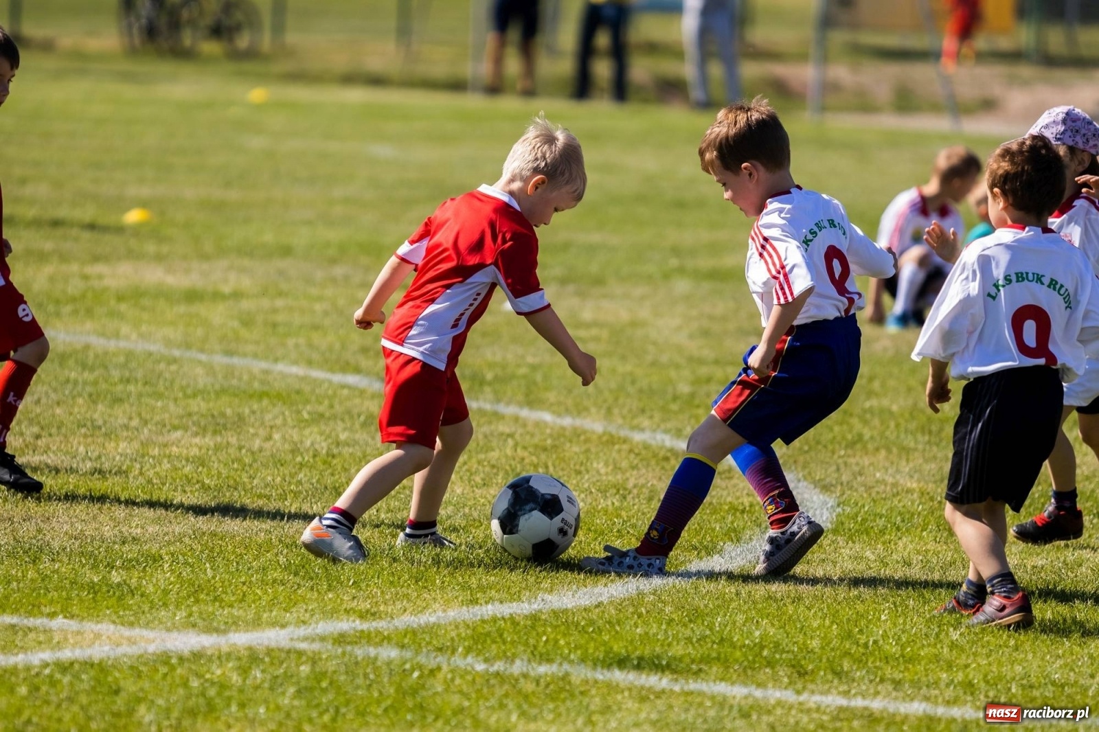 Zdjęcie w galerii na portalu naszraciborz.pl: Najmłodsi walczyli o każdą piłkę. II Turniej Małych Bajtlów w Markowicach [FOTO] wiadomości z regionu