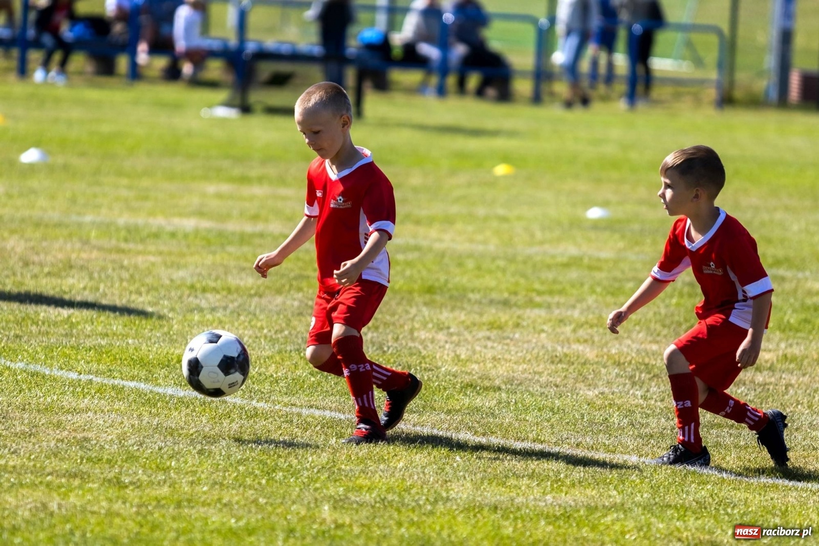 Zdjęcie w galerii na portalu naszraciborz.pl: Najmłodsi walczyli o każdą piłkę. II Turniej Małych Bajtlów w Markowicach [FOTO] wiadomości z regionu