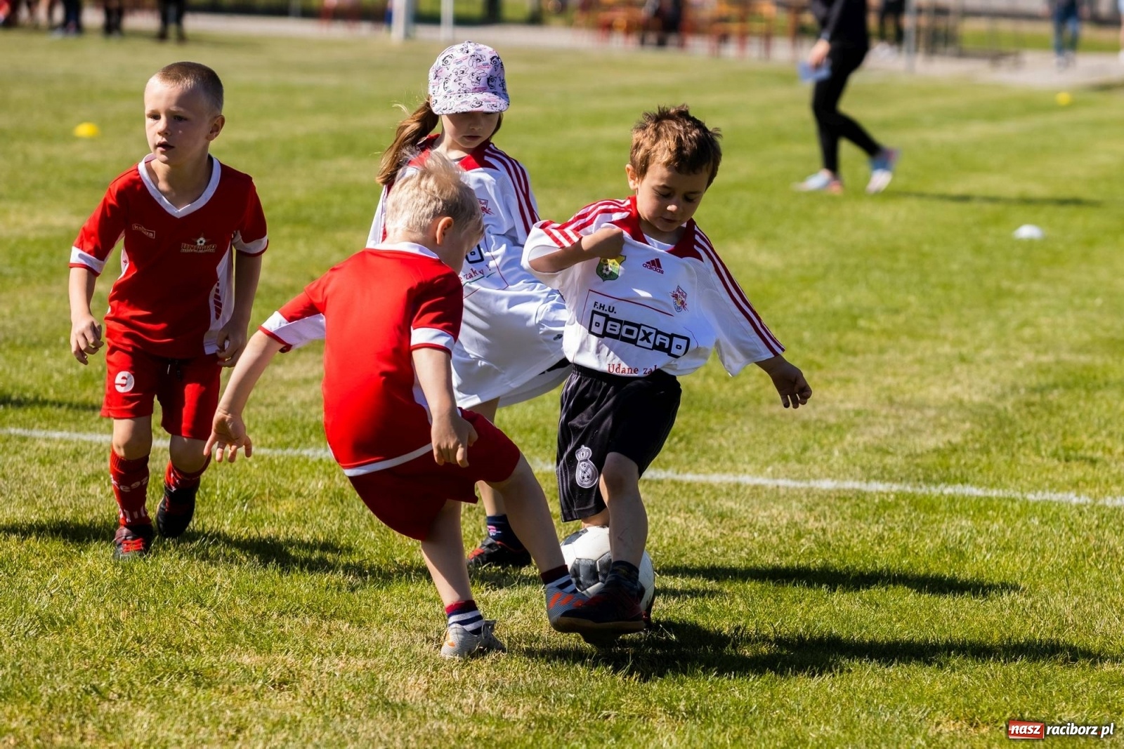 Zdjęcie w galerii na portalu naszraciborz.pl: Najmłodsi walczyli o każdą piłkę. II Turniej Małych Bajtlów w Markowicach [FOTO] wiadomości z regionu