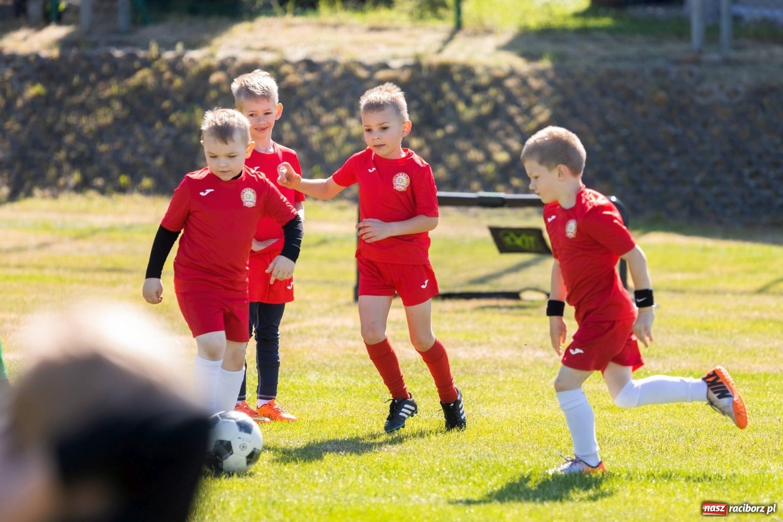 Zdjęcie w galerii na portalu naszraciborz.pl: Najmłodsi walczyli o każdą piłkę. II Turniej Małych Bajtlów w Markowicach [FOTO] wiadomości z regionu