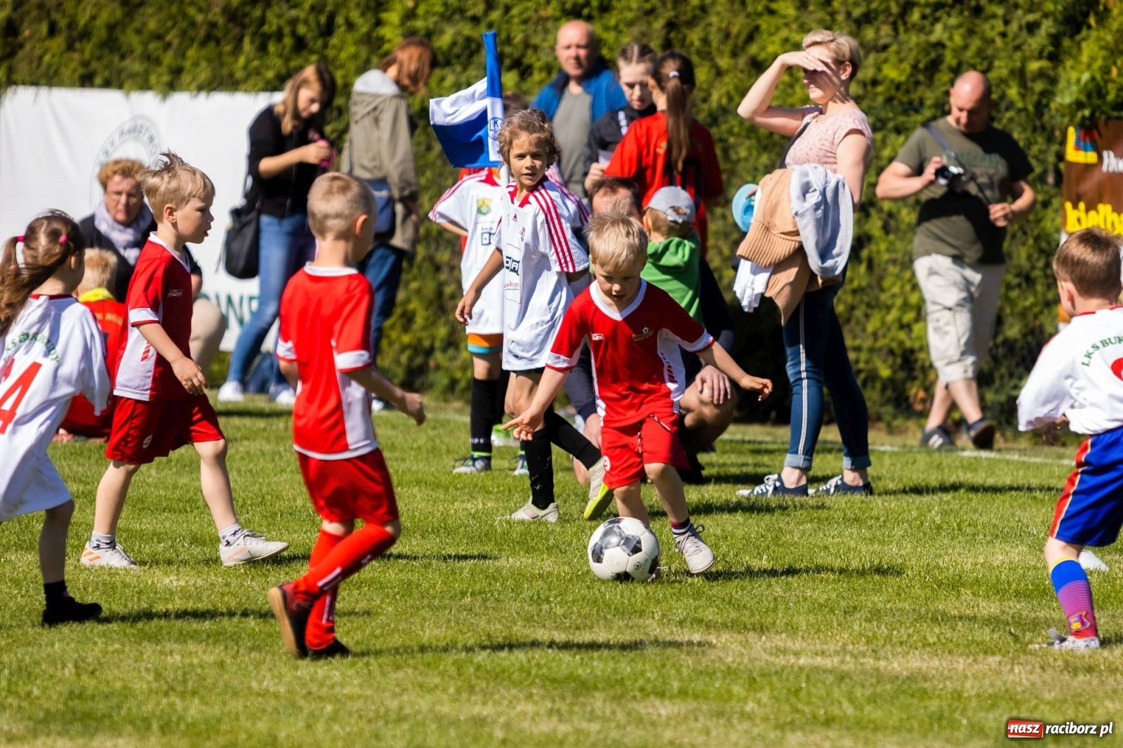 Zdjęcie w galerii na portalu naszraciborz.pl: Najmłodsi walczyli o każdą piłkę. II Turniej Małych Bajtlów w Markowicach [FOTO] wiadomości z regionu