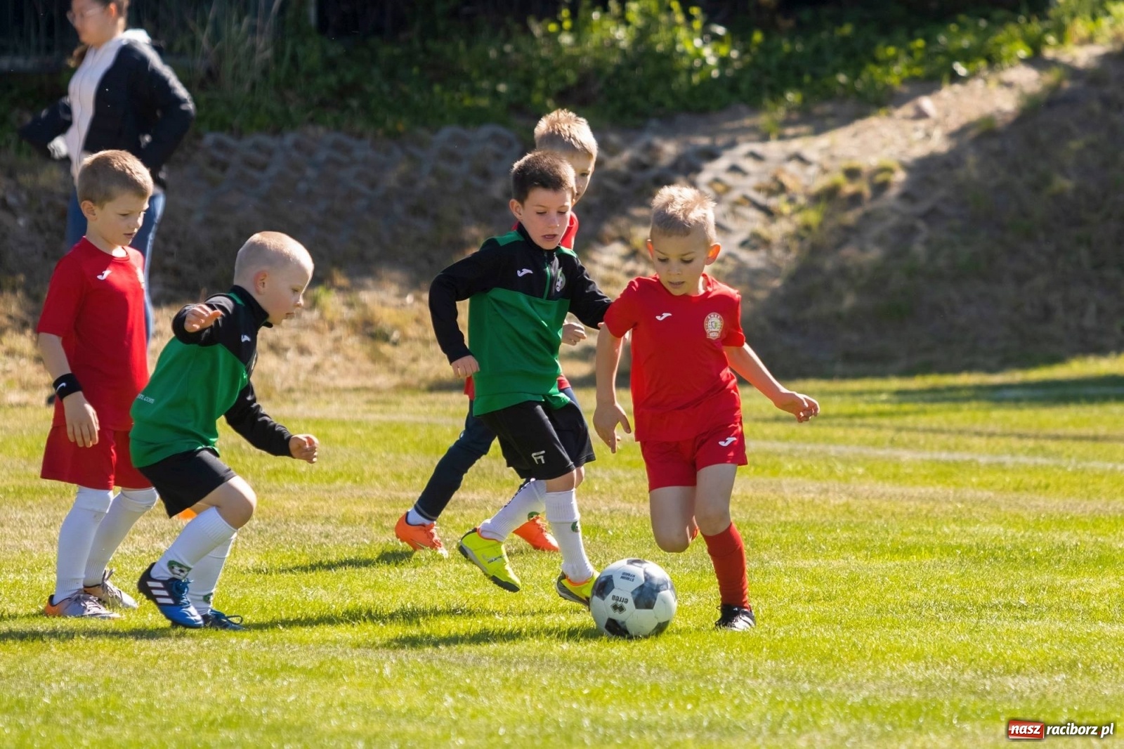 Zdjęcie w galerii na portalu naszraciborz.pl: Najmłodsi walczyli o każdą piłkę. II Turniej Małych Bajtlów w Markowicach [FOTO] wiadomości z regionu