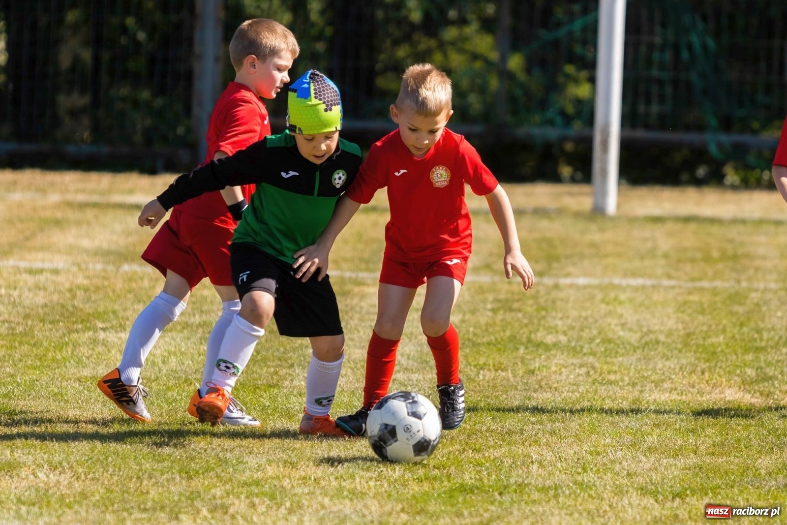 Zdjęcie w galerii na portalu naszraciborz.pl: Najmłodsi walczyli o każdą piłkę. II Turniej Małych Bajtlów w Markowicach [FOTO] wiadomości z regionu