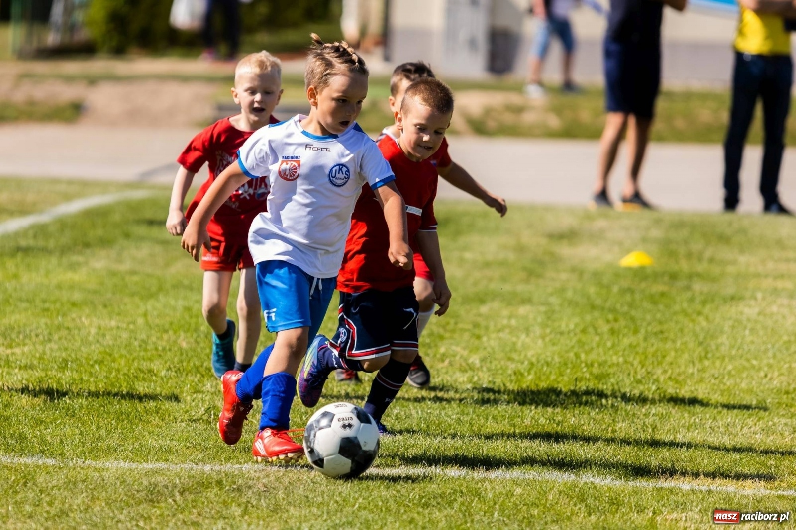 Zdjęcie w galerii na portalu naszraciborz.pl: Najmłodsi walczyli o każdą piłkę. II Turniej Małych Bajtlów w Markowicach [FOTO] wiadomości z regionu