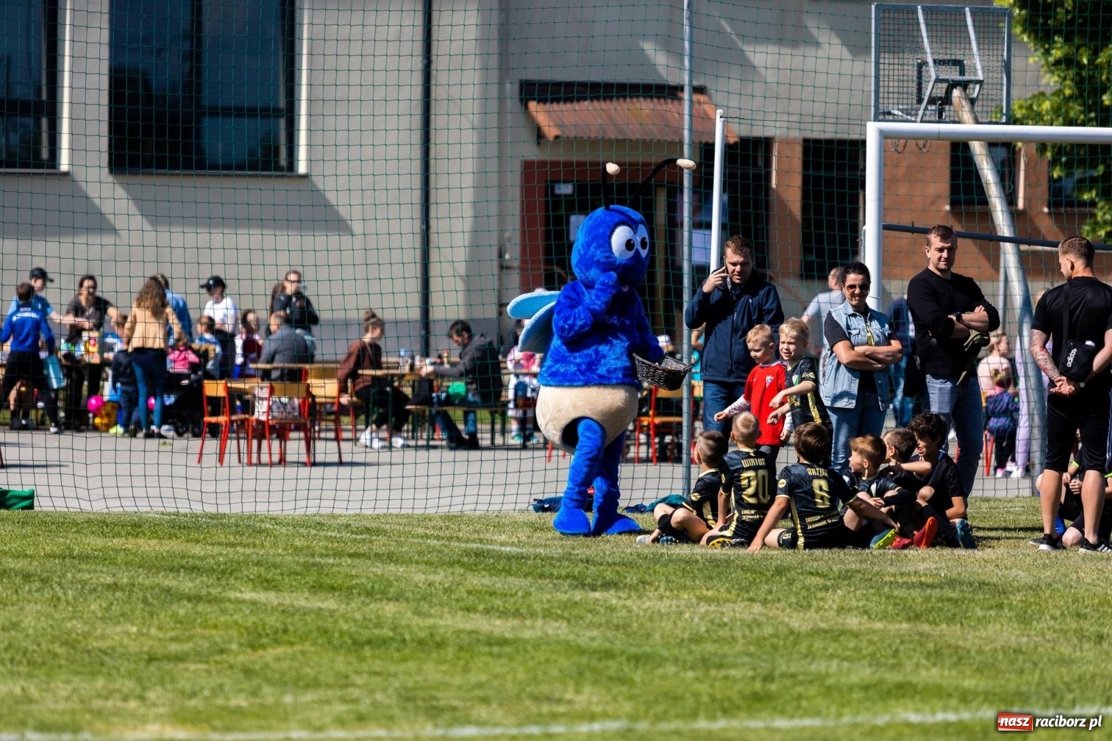 Zdjęcie w galerii na portalu naszraciborz.pl: Najmłodsi walczyli o każdą piłkę. II Turniej Małych Bajtlów w Markowicach [FOTO] wiadomości z regionu
