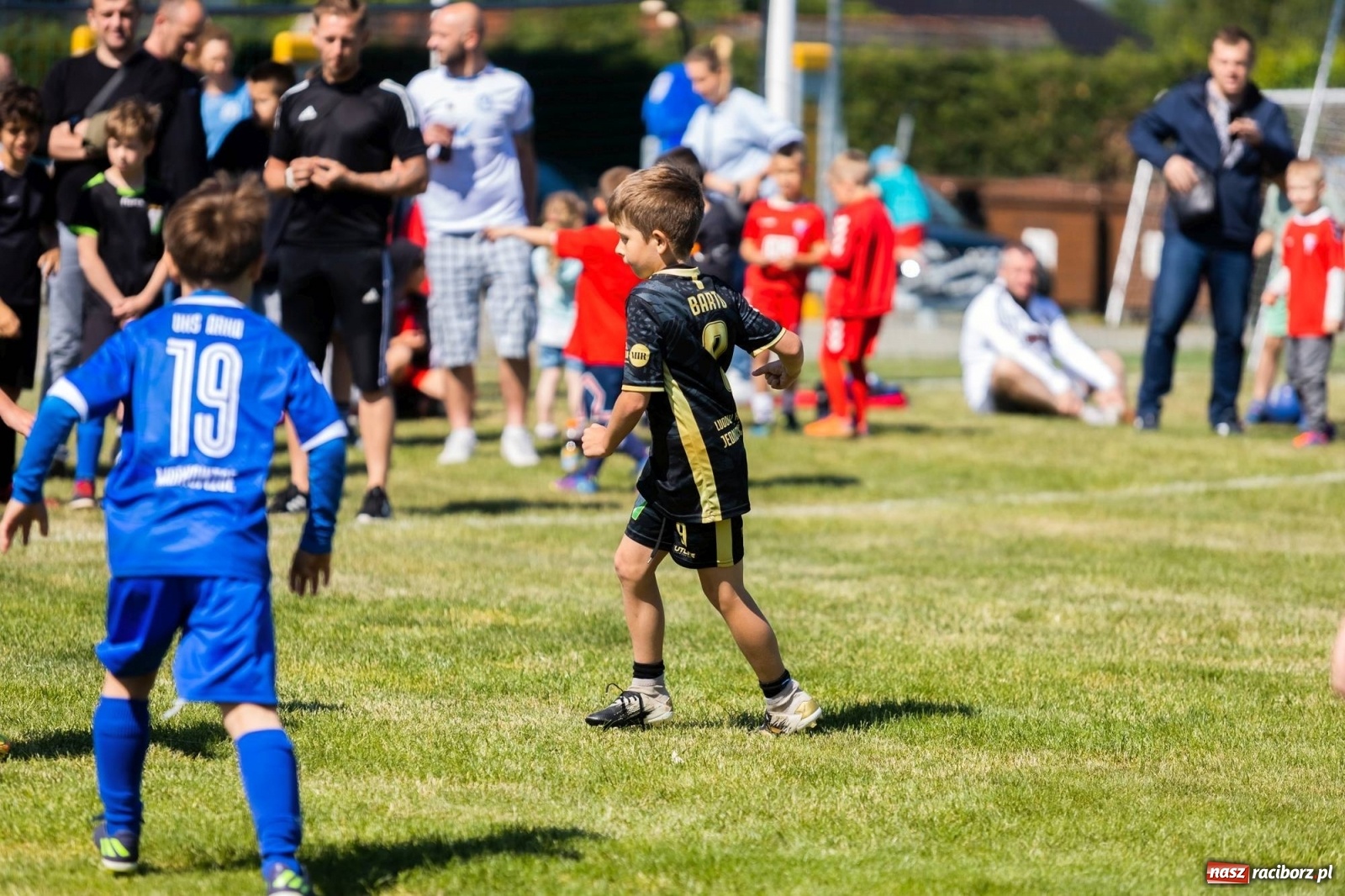 Zdjęcie w galerii na portalu naszraciborz.pl: Najmłodsi walczyli o każdą piłkę. II Turniej Małych Bajtlów w Markowicach [FOTO] wiadomości z regionu