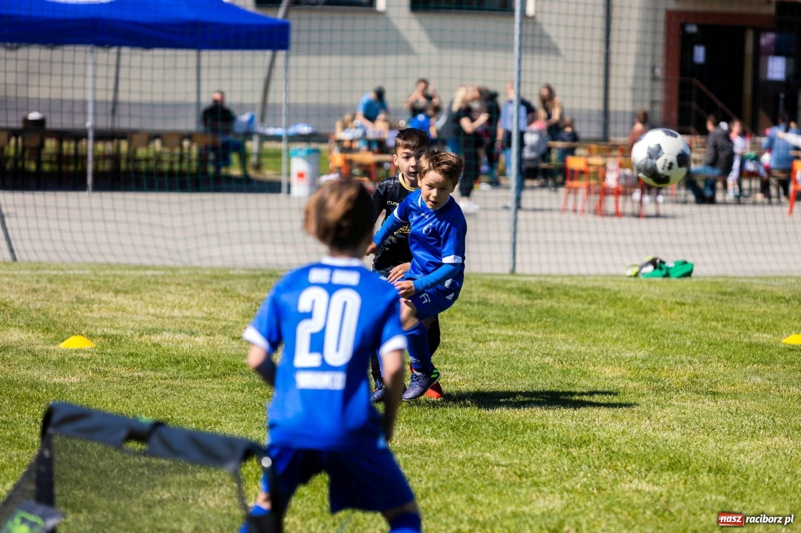 Zdjęcie w galerii na portalu naszraciborz.pl: Najmłodsi walczyli o każdą piłkę. II Turniej Małych Bajtlów w Markowicach [FOTO] wiadomości z regionu