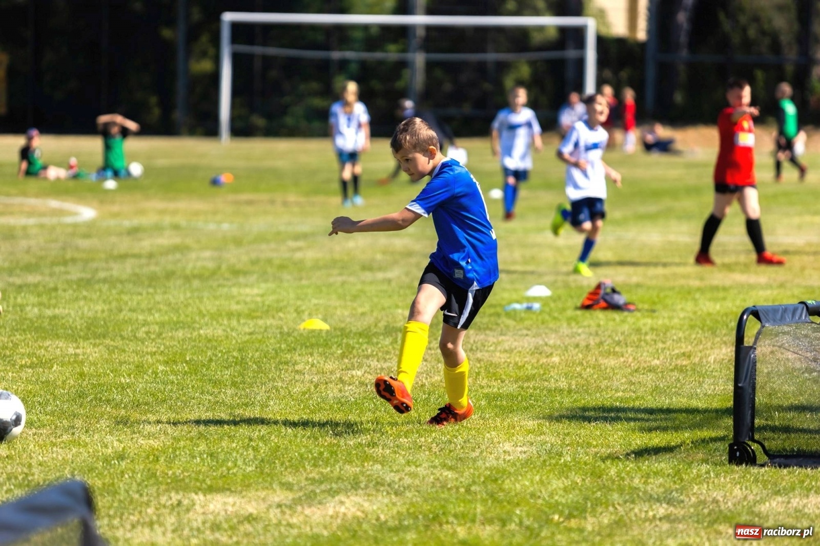Zdjęcie w galerii na portalu naszraciborz.pl: Najmłodsi walczyli o każdą piłkę. II Turniej Małych Bajtlów w Markowicach [FOTO] wiadomości z regionu