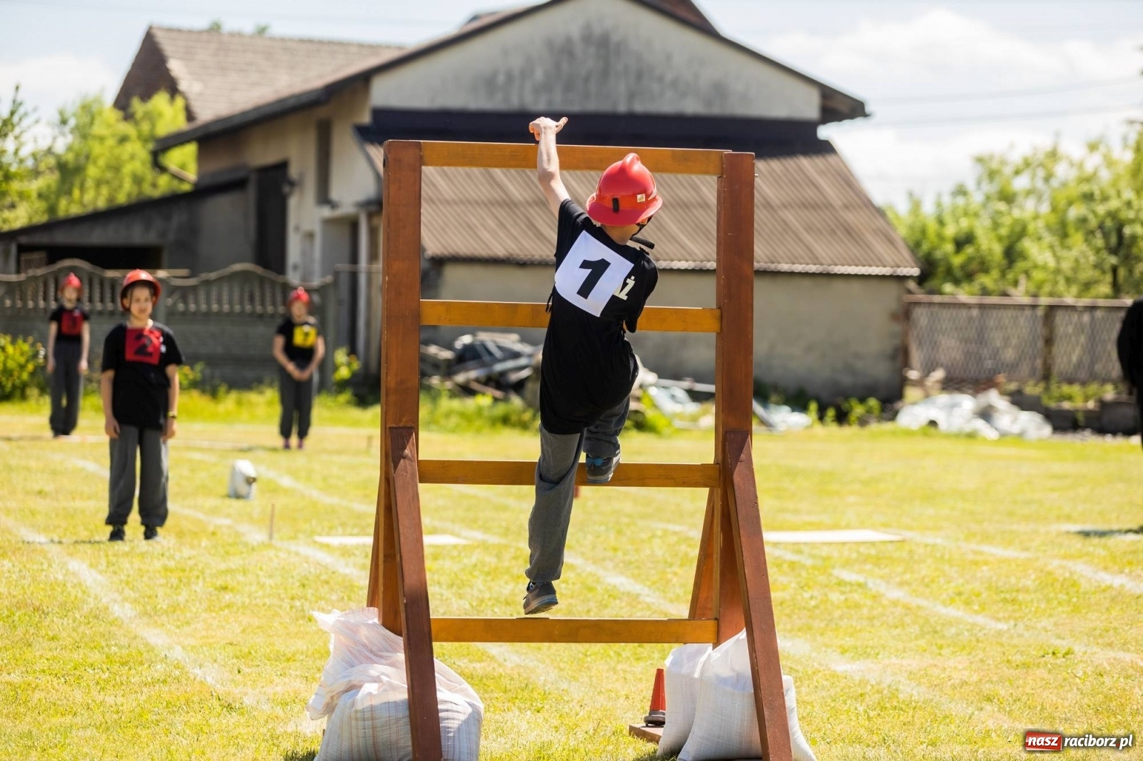 Zdjęcie w galerii na portalu naszraciborz.pl: Zawody OSP gminy Nędza. Górki Śląskie z najważniejszym trofeum wiadomości z regionu