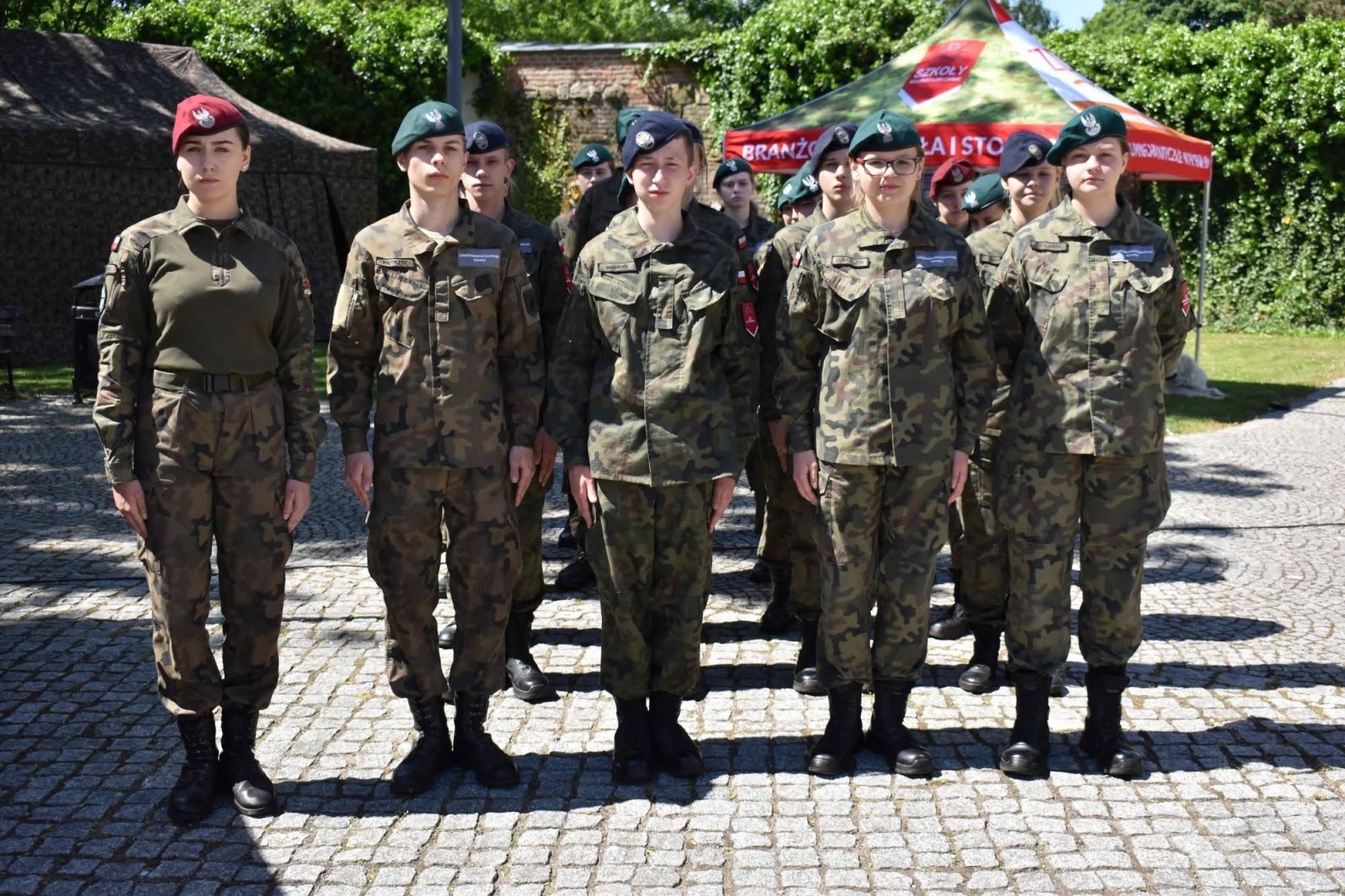 Zdjęcie w galerii na portalu naszraciborz.pl: Piknik wojskowy na raciborskim zamku. Tak armia zachęca do służby wiadomości z regionu