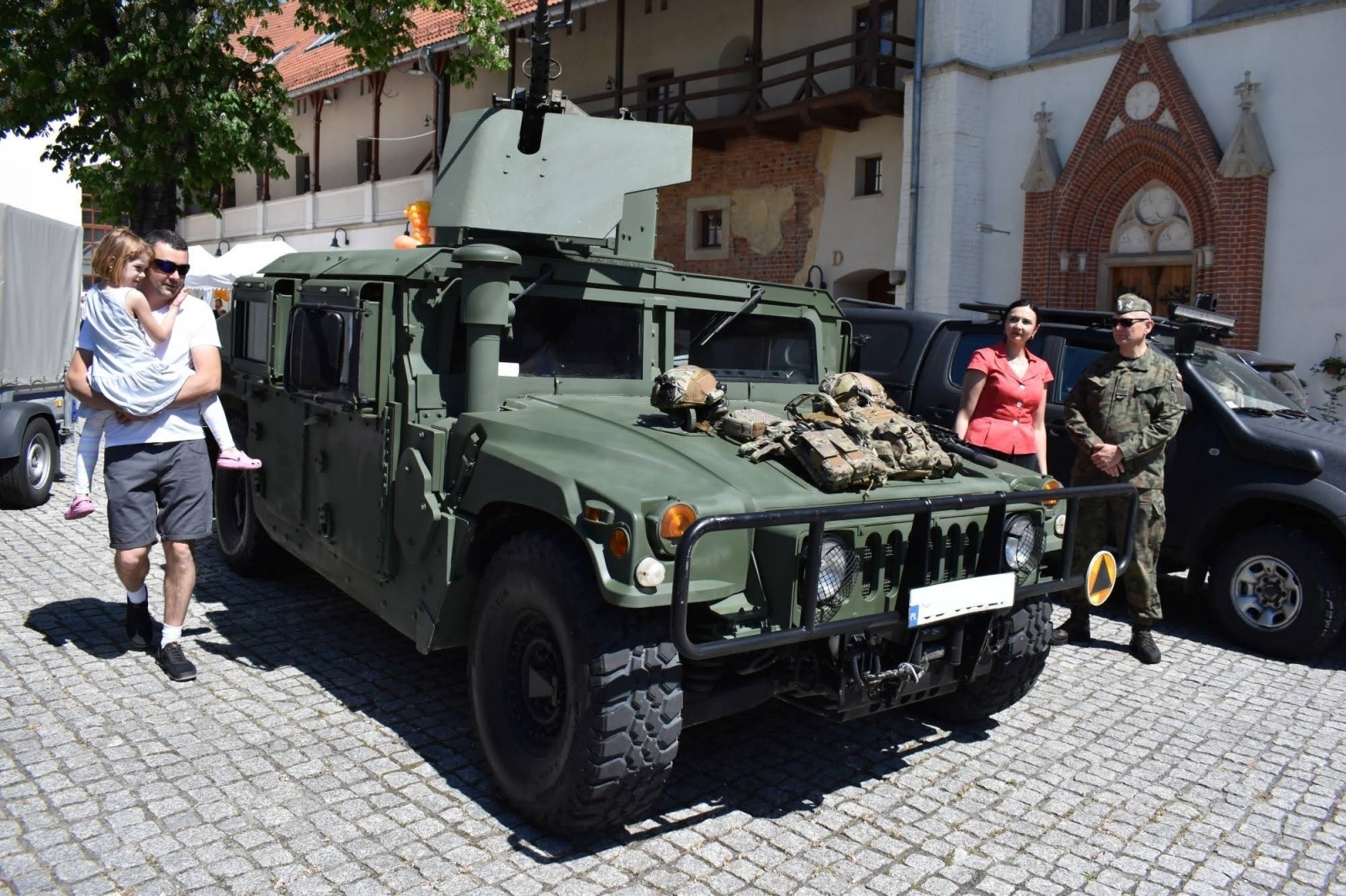 Zdjęcie w galerii na portalu naszraciborz.pl: Piknik wojskowy na raciborskim zamku. Tak armia zachęca do służby wiadomości z regionu