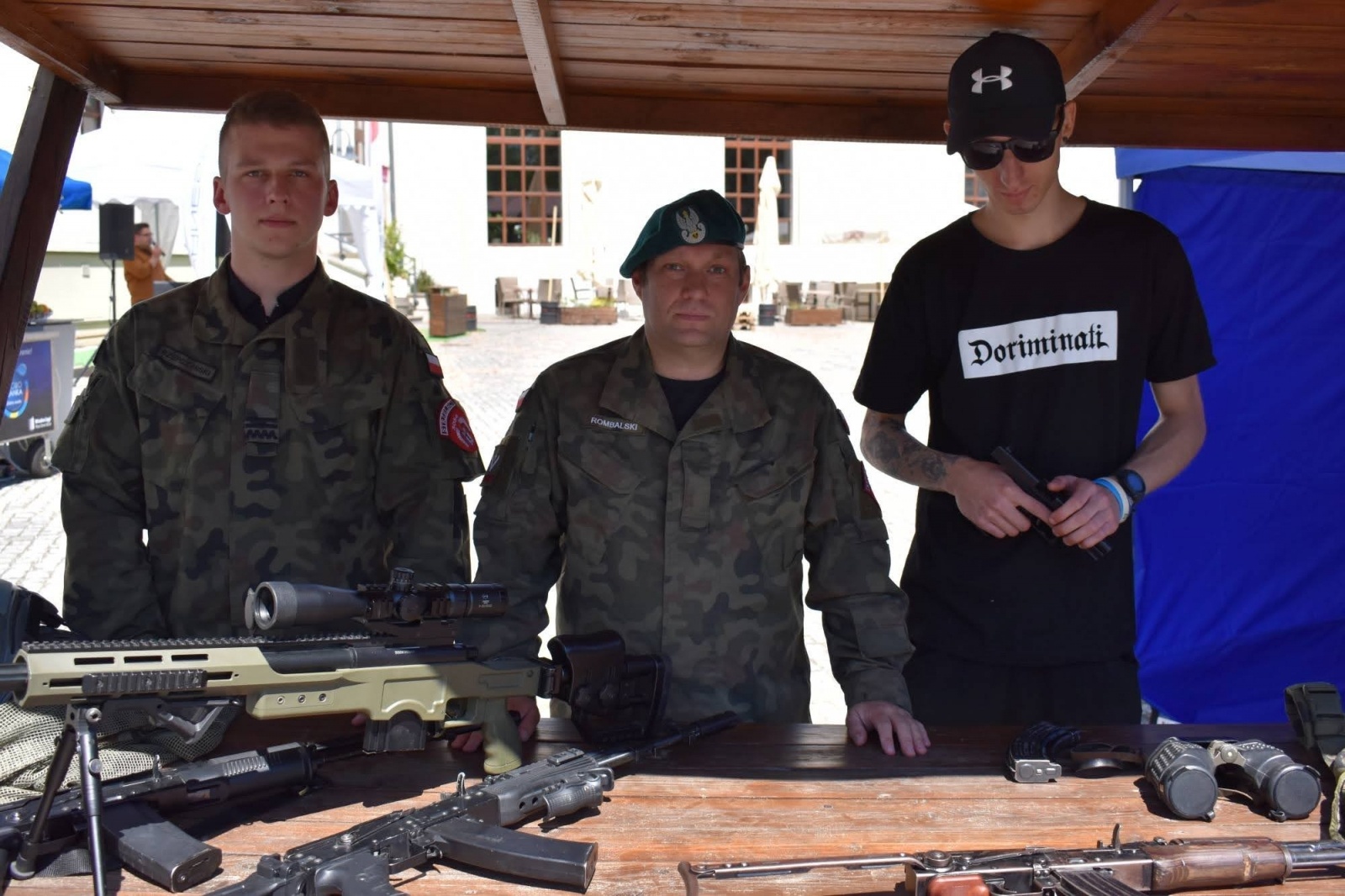 Zdjęcie w galerii na portalu naszraciborz.pl: Piknik wojskowy na raciborskim zamku. Tak armia zachęca do służby wiadomości z regionu