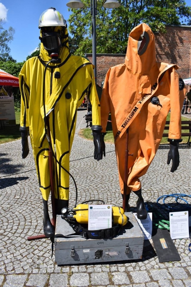 Zdjęcie w galerii na portalu naszraciborz.pl: Piknik wojskowy na raciborskim zamku. Tak armia zachęca do służby wiadomości z regionu