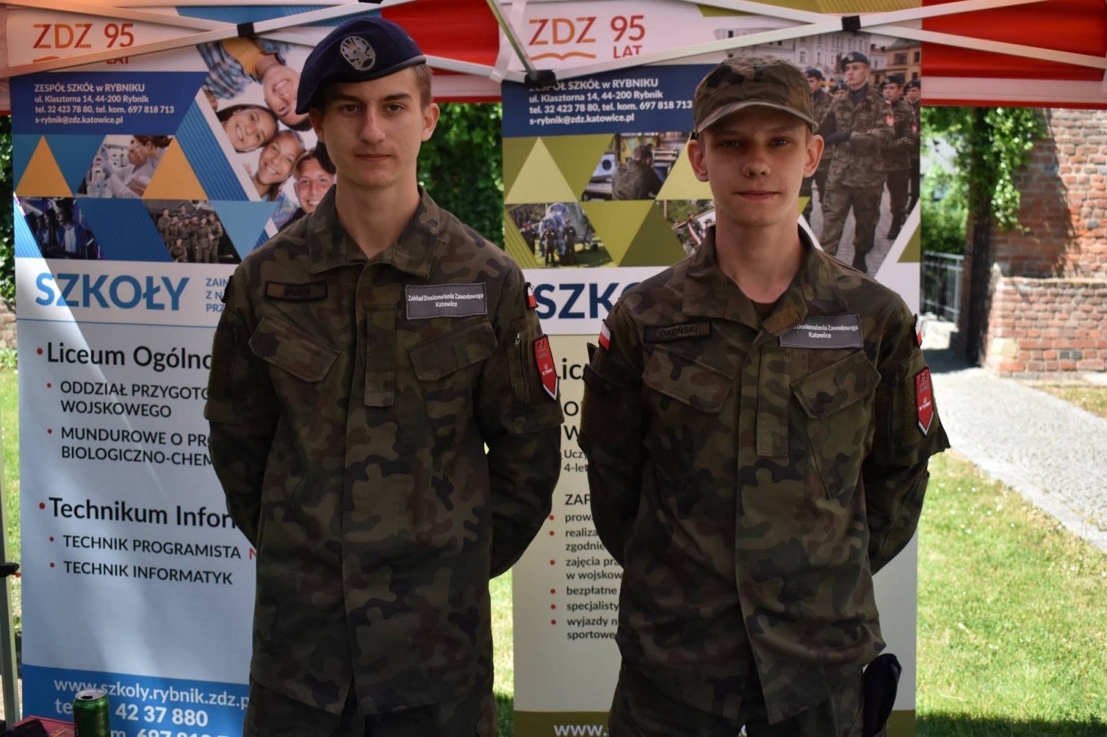 Zdjęcie w galerii na portalu naszraciborz.pl: Piknik wojskowy na raciborskim zamku. Tak armia zachęca do służby wiadomości z regionu