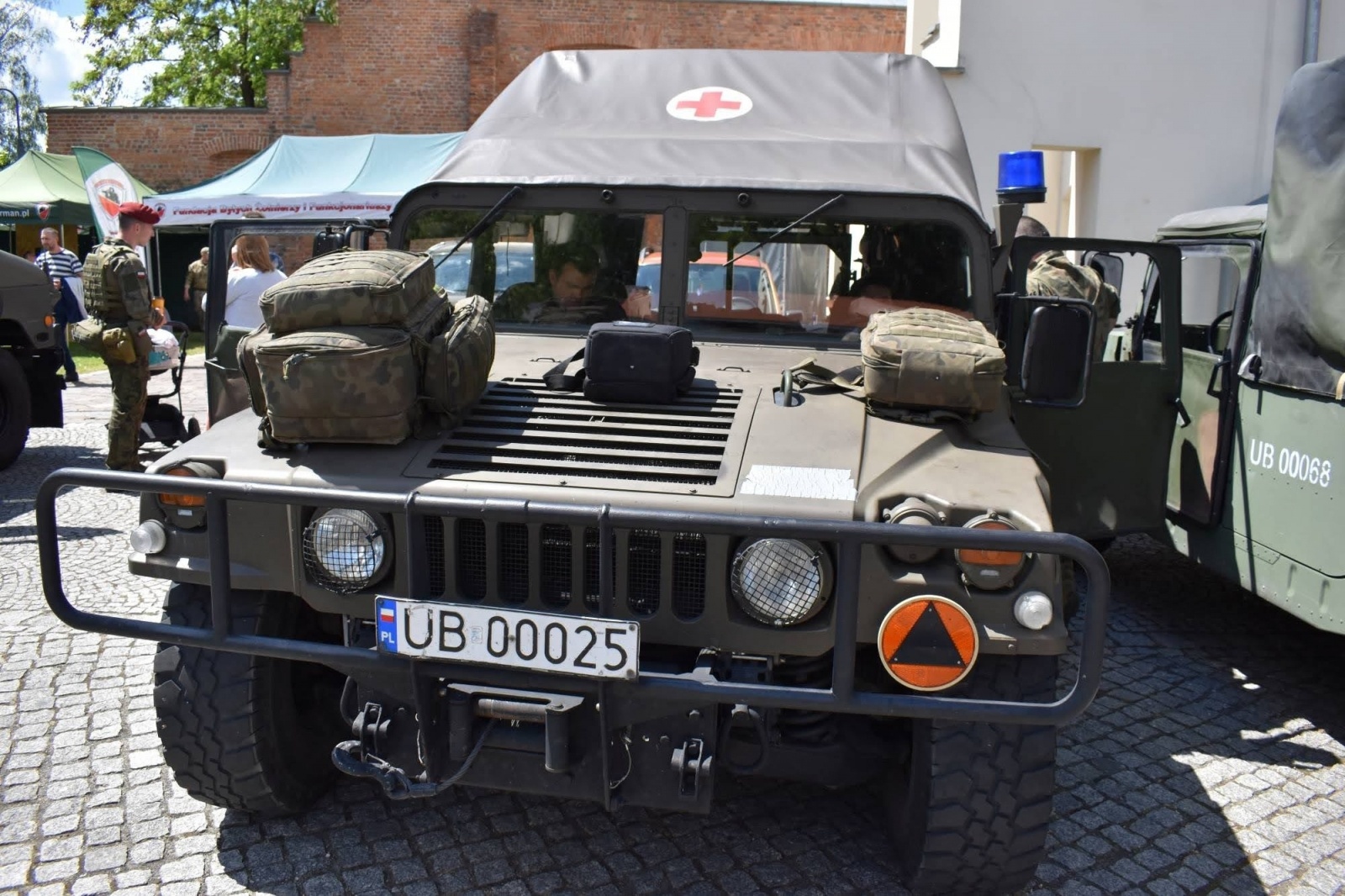 Zdjęcie w galerii na portalu naszraciborz.pl: Piknik wojskowy na raciborskim zamku. Tak armia zachęca do służby wiadomości z regionu