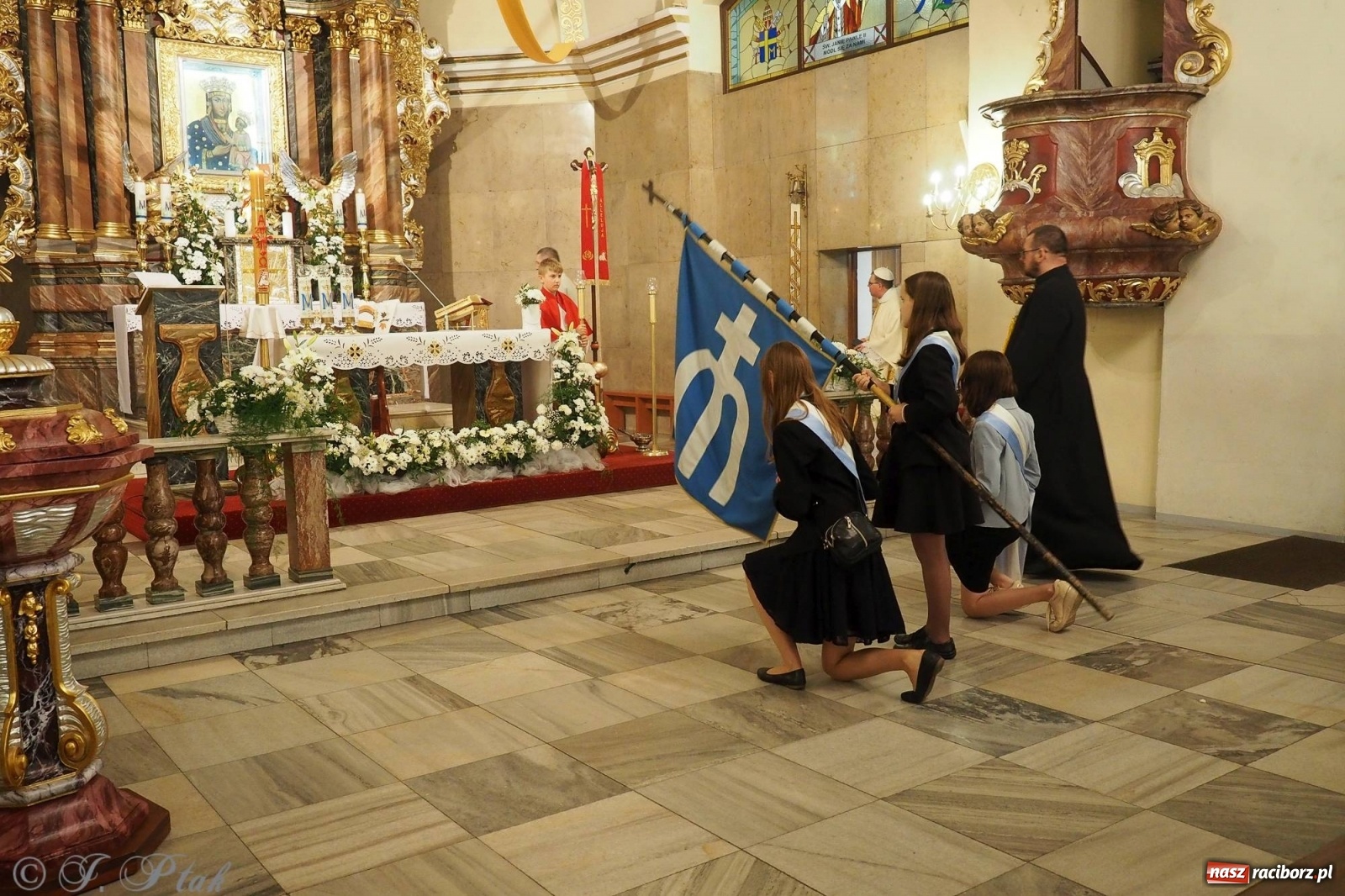 Zdjęcie w galerii na portalu naszraciborz.pl: Z Maryją w Kościele - w parafii Matki Bożej rozpoczęły się misje wiadomości z regionu