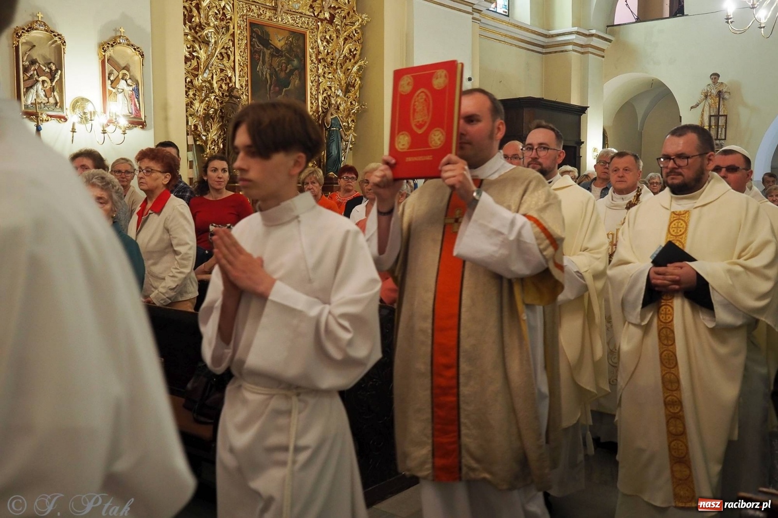 Zdjęcie w galerii na portalu naszraciborz.pl: Z Maryją w Kościele - w parafii Matki Bożej rozpoczęły się misje wiadomości z regionu