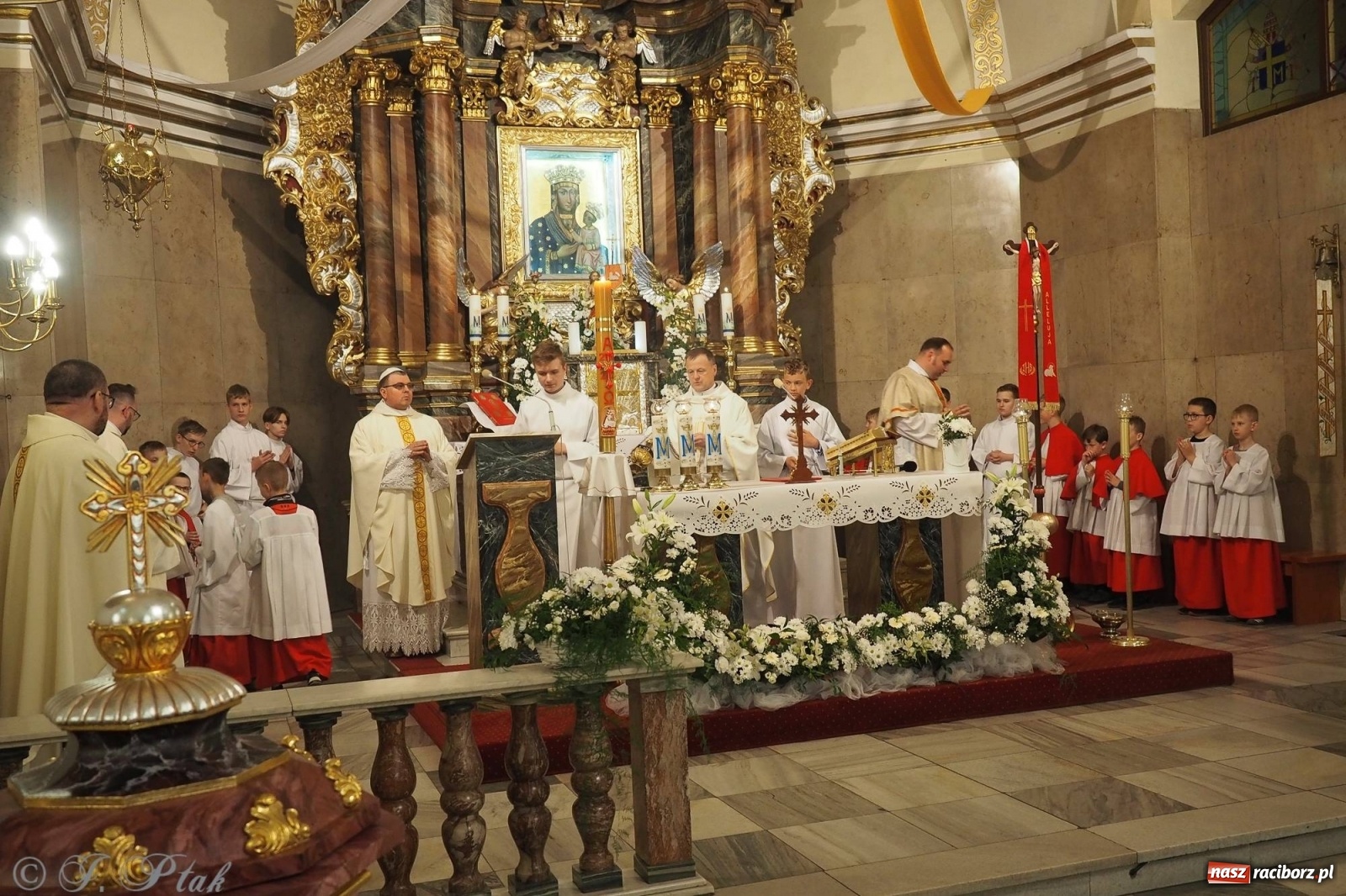 Zdjęcie w galerii na portalu naszraciborz.pl: Z Maryją w Kościele - w parafii Matki Bożej rozpoczęły się misje wiadomości z regionu