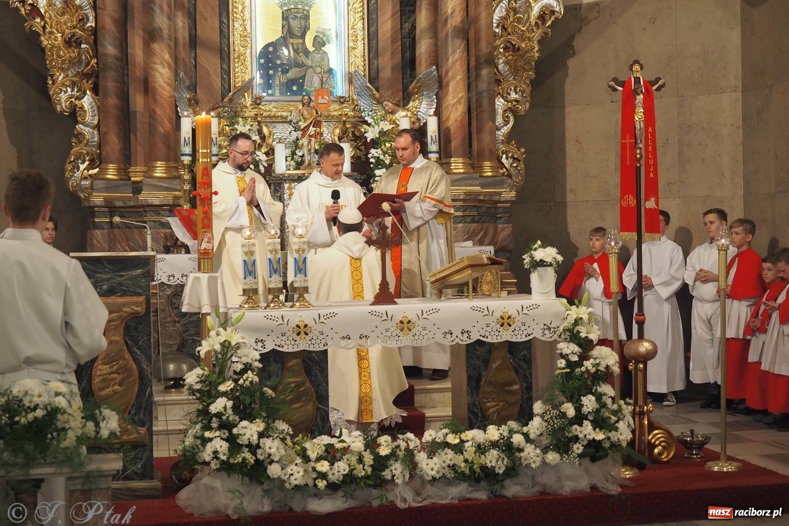 Zdjęcie w galerii na portalu naszraciborz.pl: Z Maryją w Kościele - w parafii Matki Bożej rozpoczęły się misje wiadomości z regionu