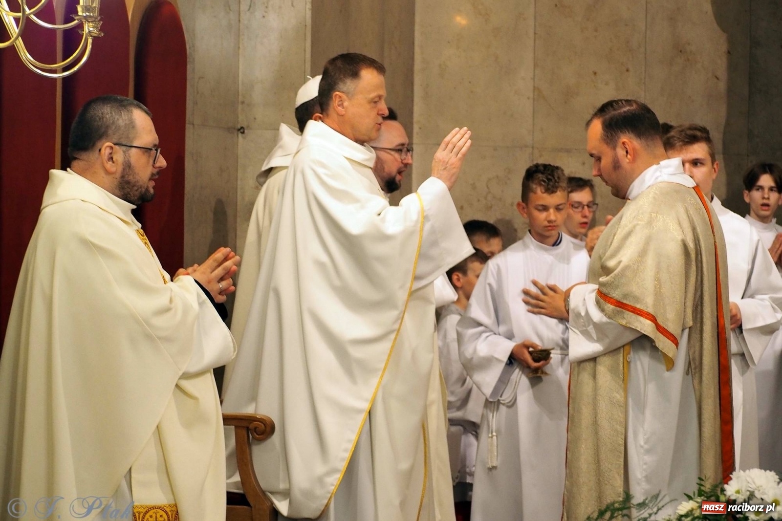 Zdjęcie w galerii na portalu naszraciborz.pl: Z Maryją w Kościele - w parafii Matki Bożej rozpoczęły się misje wiadomości z regionu