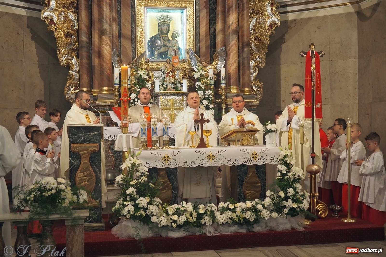 Zdjęcie w galerii na portalu naszraciborz.pl: Z Maryją w Kościele - w parafii Matki Bożej rozpoczęły się misje wiadomości z regionu