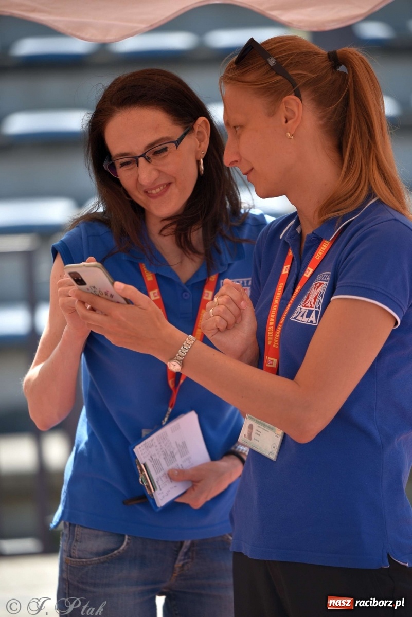 Zdjęcie w galerii na portalu naszraciborz.pl: Królowa sportu zagościła w Raciborzu. Polsko-czeska rywalizacja przy Zamkowej wiadomości z regionu