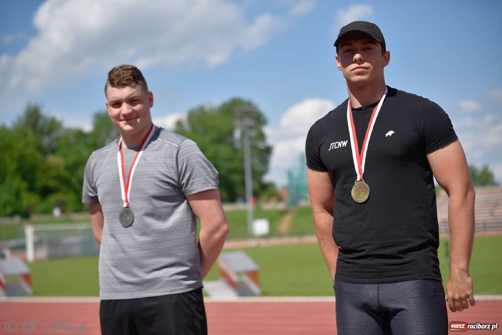 Zdjęcie w galerii na portalu naszraciborz.pl: Królowa sportu zagościła w Raciborzu. Polsko-czeska rywalizacja przy Zamkowej wiadomości z regionu