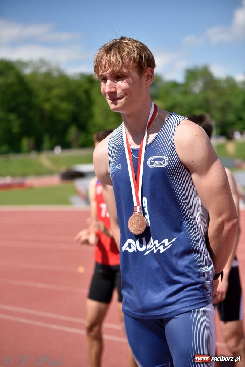 Zdjęcie w galerii na portalu naszraciborz.pl: Królowa sportu zagościła w Raciborzu. Polsko-czeska rywalizacja przy Zamkowej wiadomości z regionu