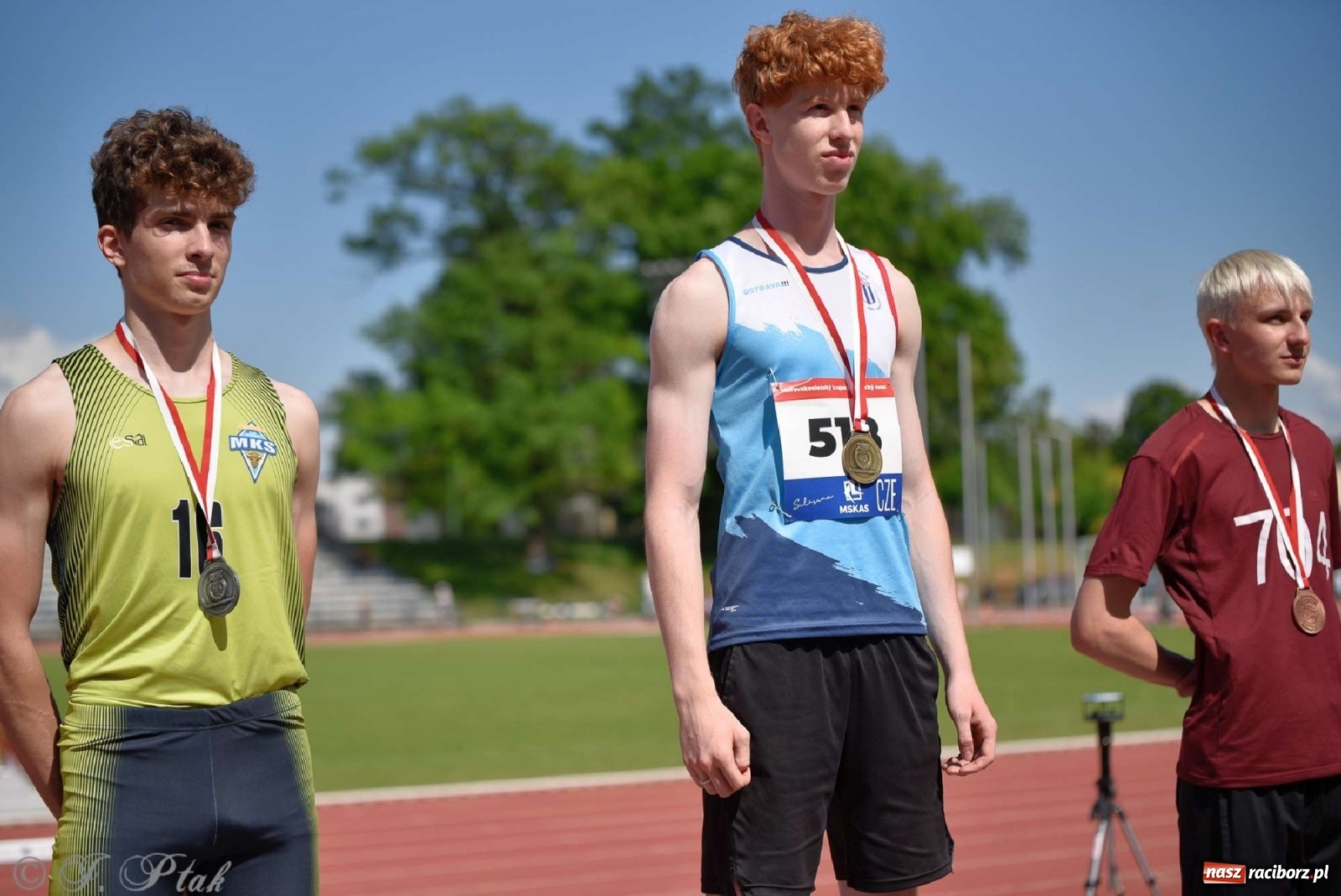 Zdjęcie w galerii na portalu naszraciborz.pl: Królowa sportu zagościła w Raciborzu. Polsko-czeska rywalizacja przy Zamkowej wiadomości z regionu