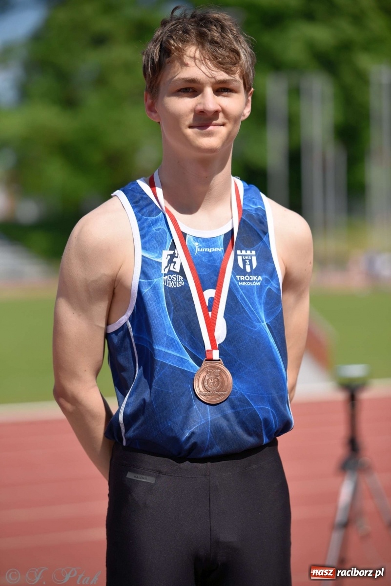 Zdjęcie w galerii na portalu naszraciborz.pl: Królowa sportu zagościła w Raciborzu. Polsko-czeska rywalizacja przy Zamkowej wiadomości z regionu