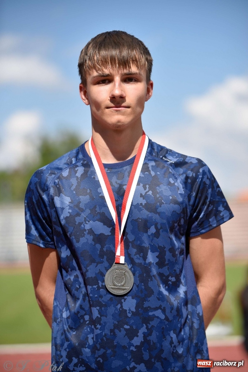 Zdjęcie w galerii na portalu naszraciborz.pl: Królowa sportu zagościła w Raciborzu. Polsko-czeska rywalizacja przy Zamkowej wiadomości z regionu