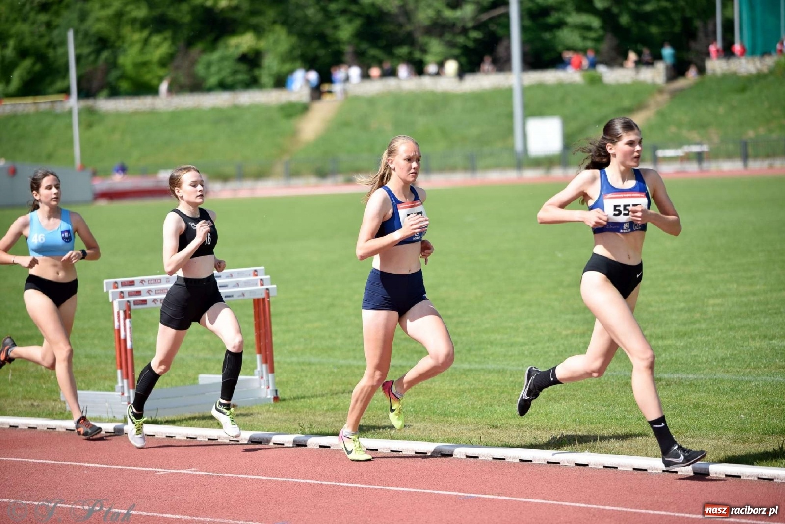 Zdjęcie w galerii na portalu naszraciborz.pl: Królowa sportu zagościła w Raciborzu. Polsko-czeska rywalizacja przy Zamkowej wiadomości z regionu