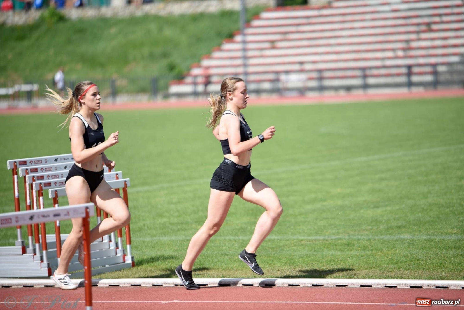 Zdjęcie w galerii na portalu naszraciborz.pl: Królowa sportu zagościła w Raciborzu. Polsko-czeska rywalizacja przy Zamkowej wiadomości z regionu