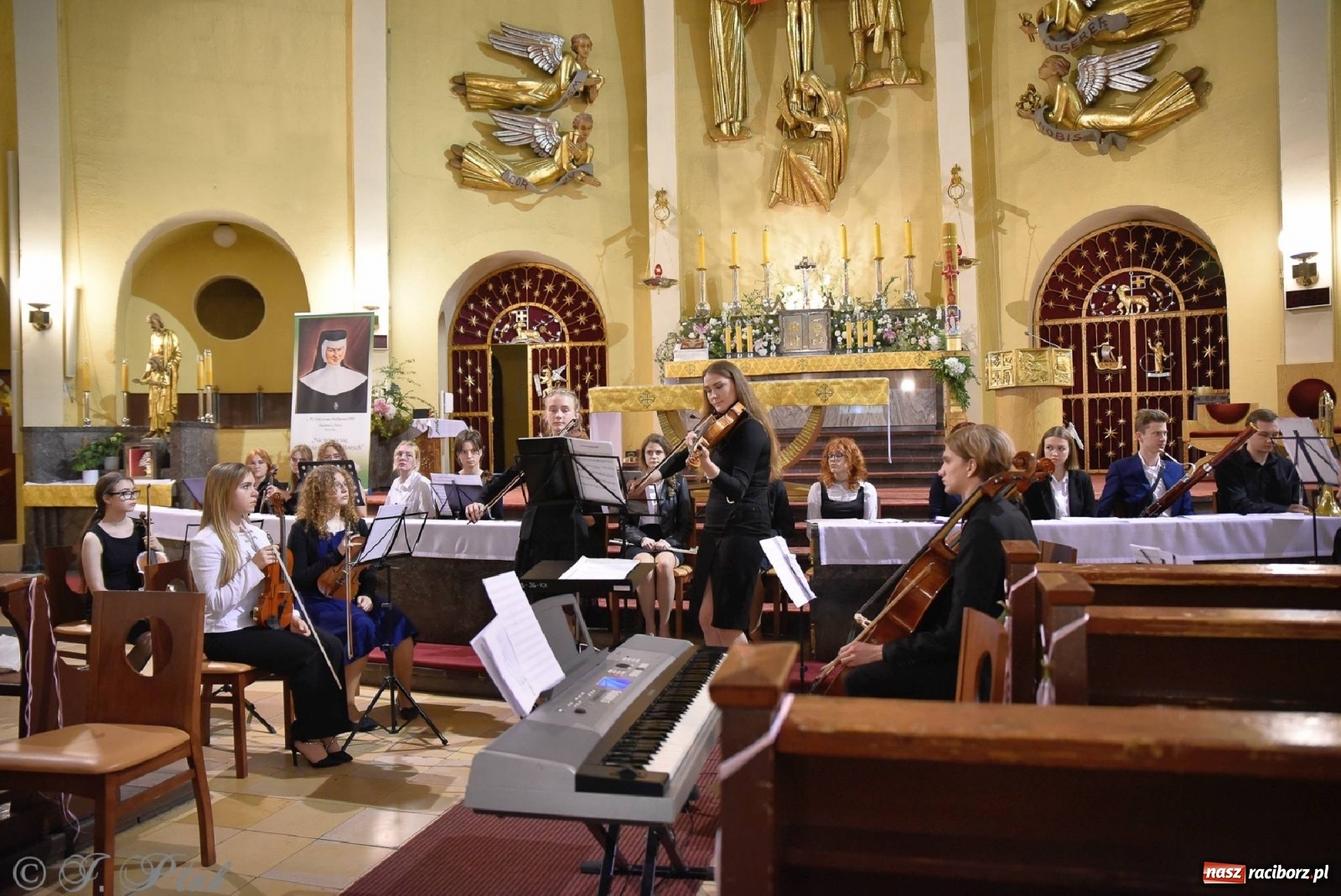 Zdjęcie w galerii na portalu naszraciborz.pl: Muzycy z Raciborza-Brzezia i Gliwic koncertowali w kościele NSPJ wiadomości z regionu
