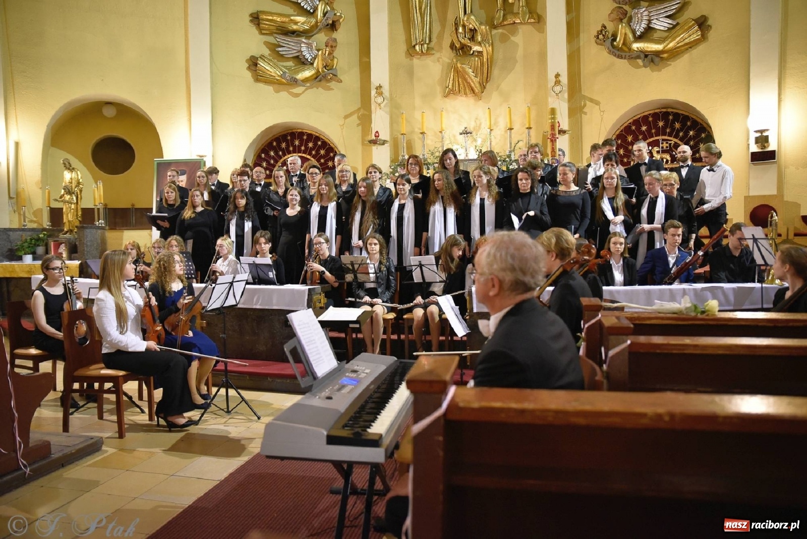 Zdjęcie w galerii na portalu naszraciborz.pl: Muzycy z Raciborza-Brzezia i Gliwic koncertowali w kościele NSPJ wiadomości z regionu