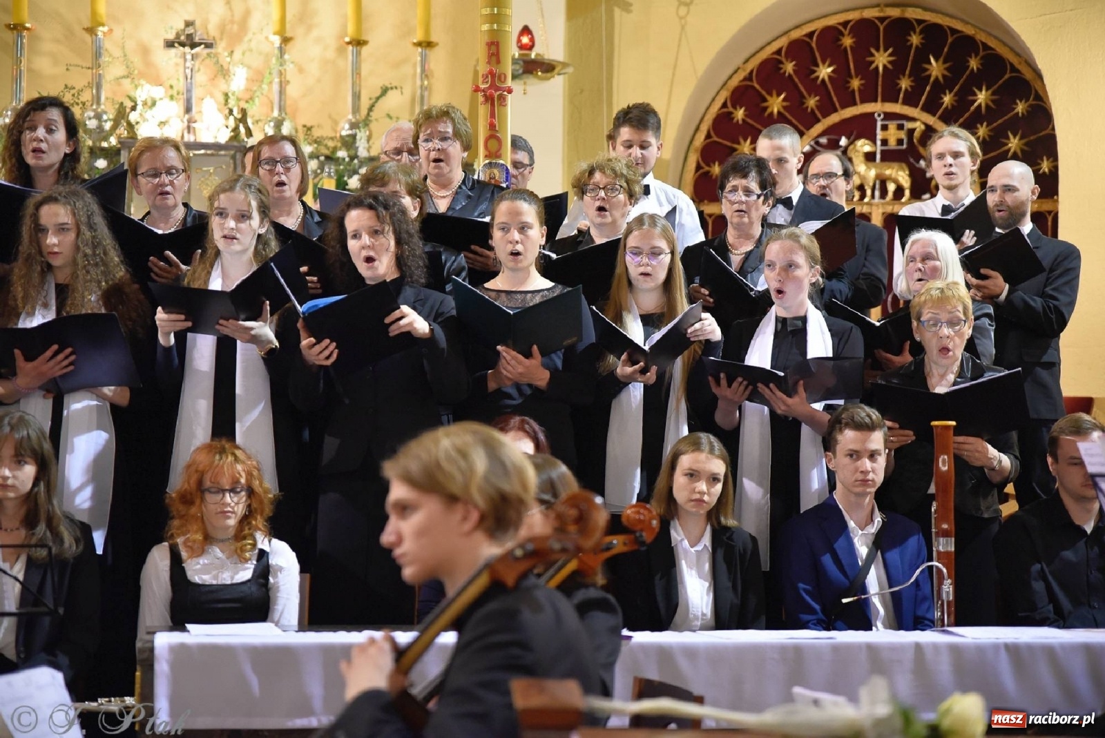 Zdjęcie w galerii na portalu naszraciborz.pl: Muzycy z Raciborza-Brzezia i Gliwic koncertowali w kościele NSPJ wiadomości z regionu