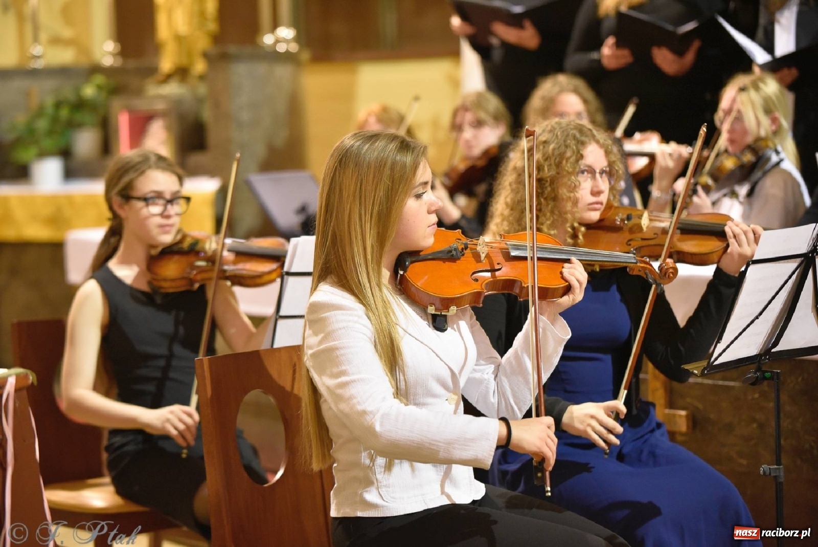 Zdjęcie w galerii na portalu naszraciborz.pl: Muzycy z Raciborza-Brzezia i Gliwic koncertowali w kościele NSPJ wiadomości z regionu