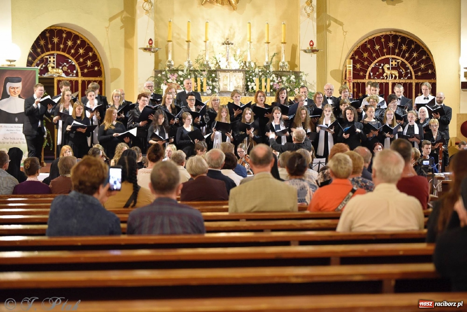 Zdjęcie w galerii na portalu naszraciborz.pl: Muzycy z Raciborza-Brzezia i Gliwic koncertowali w kościele NSPJ wiadomości z regionu