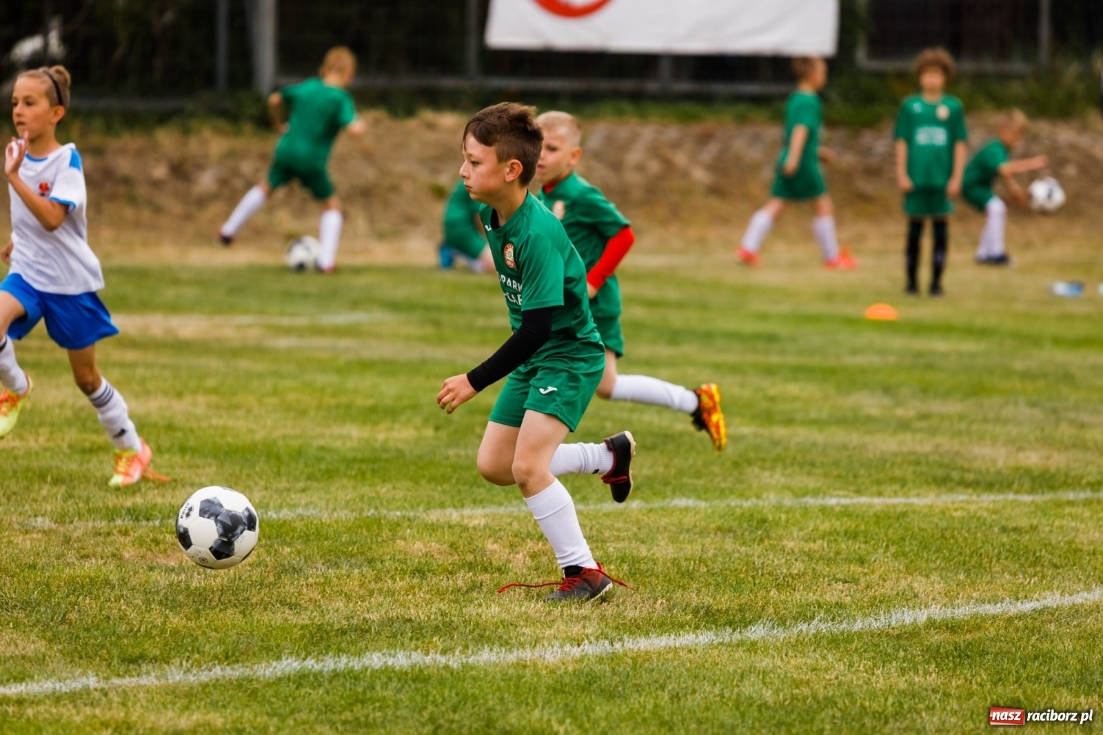 Zdjęcie w galerii na portalu naszraciborz.pl: Emocje połączone z frajdą. II Turniej Małych Bajtlów za nami [FOTO] wiadomości z regionu