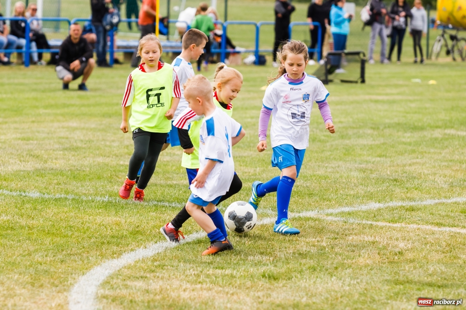 Zdjęcie w galerii na portalu naszraciborz.pl: Emocje połączone z frajdą. II Turniej Małych Bajtlów za nami [FOTO] wiadomości z regionu