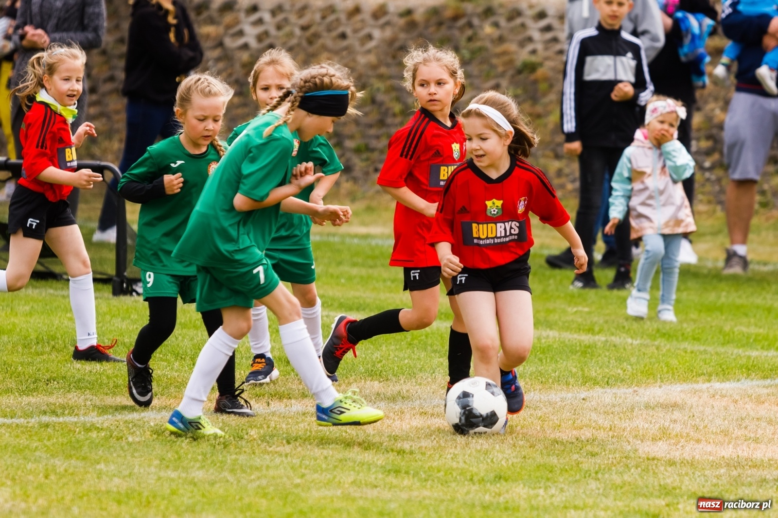 Zdjęcie w galerii na portalu naszraciborz.pl: Emocje połączone z frajdą. II Turniej Małych Bajtlów za nami [FOTO] wiadomości z regionu