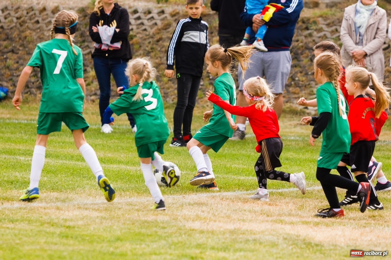Zdjęcie w galerii na portalu naszraciborz.pl: Emocje połączone z frajdą. II Turniej Małych Bajtlów za nami [FOTO] wiadomości z regionu