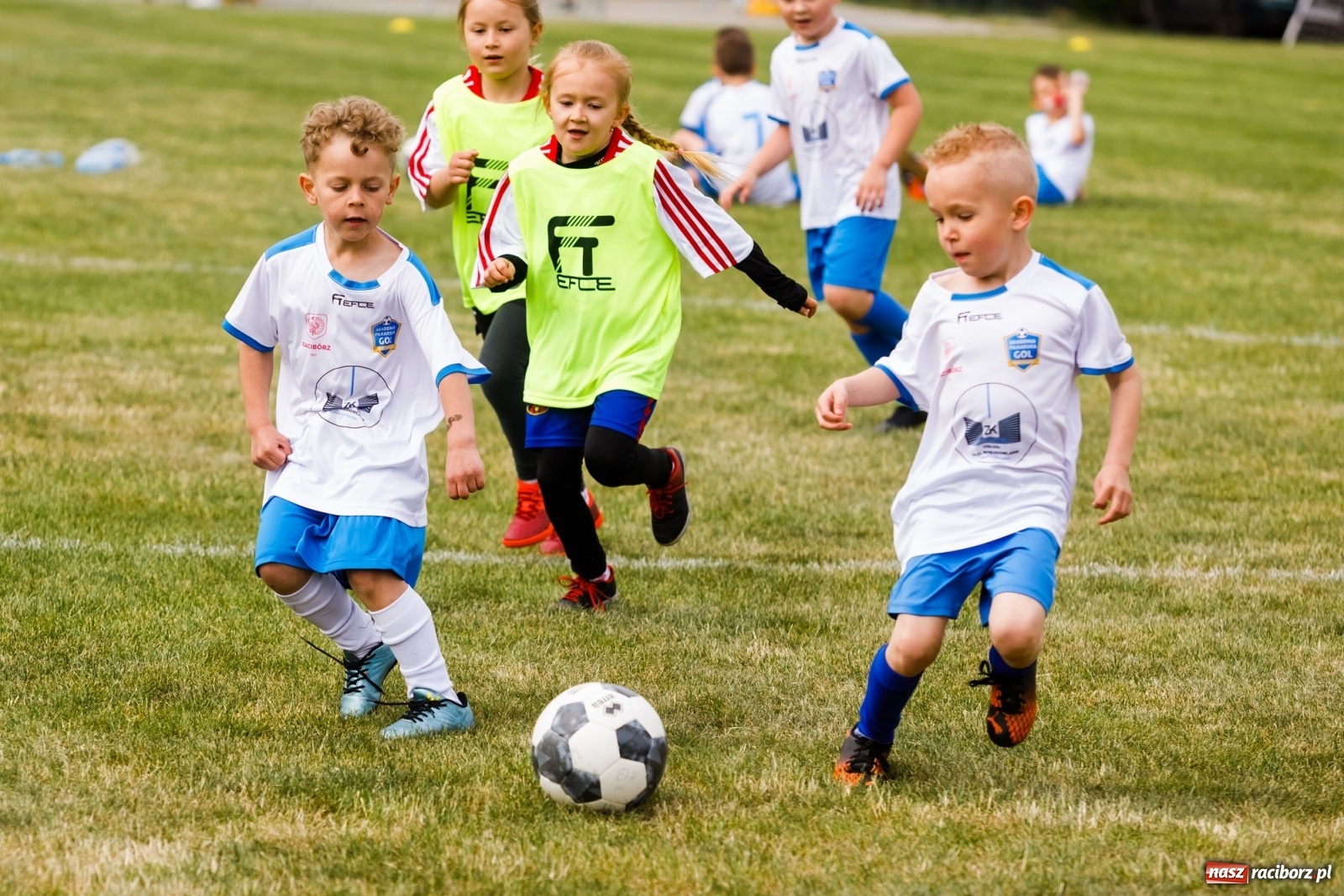Zdjęcie w galerii na portalu naszraciborz.pl: Emocje połączone z frajdą. II Turniej Małych Bajtlów za nami [FOTO] wiadomości z regionu
