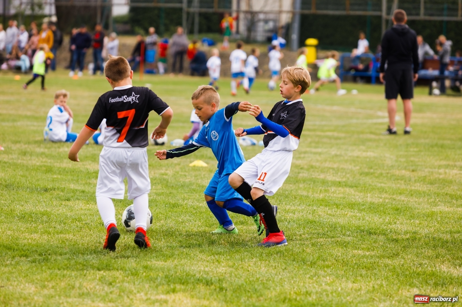 Zdjęcie w galerii na portalu naszraciborz.pl: Emocje połączone z frajdą. II Turniej Małych Bajtlów za nami [FOTO] wiadomości z regionu