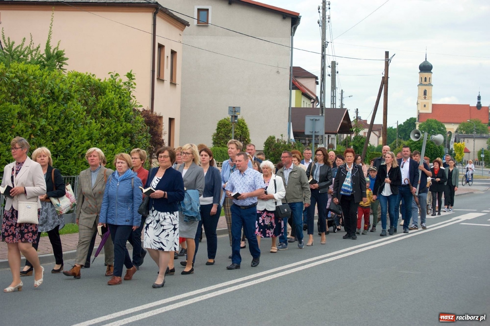 Zdjęcie w galerii na portalu naszraciborz.pl: Wierni z Tworkowa, Owsiszcz, Bolesławia i czeskiej Haci na Urbanku [FOTO i WIDEO] wiadomości z regionu
